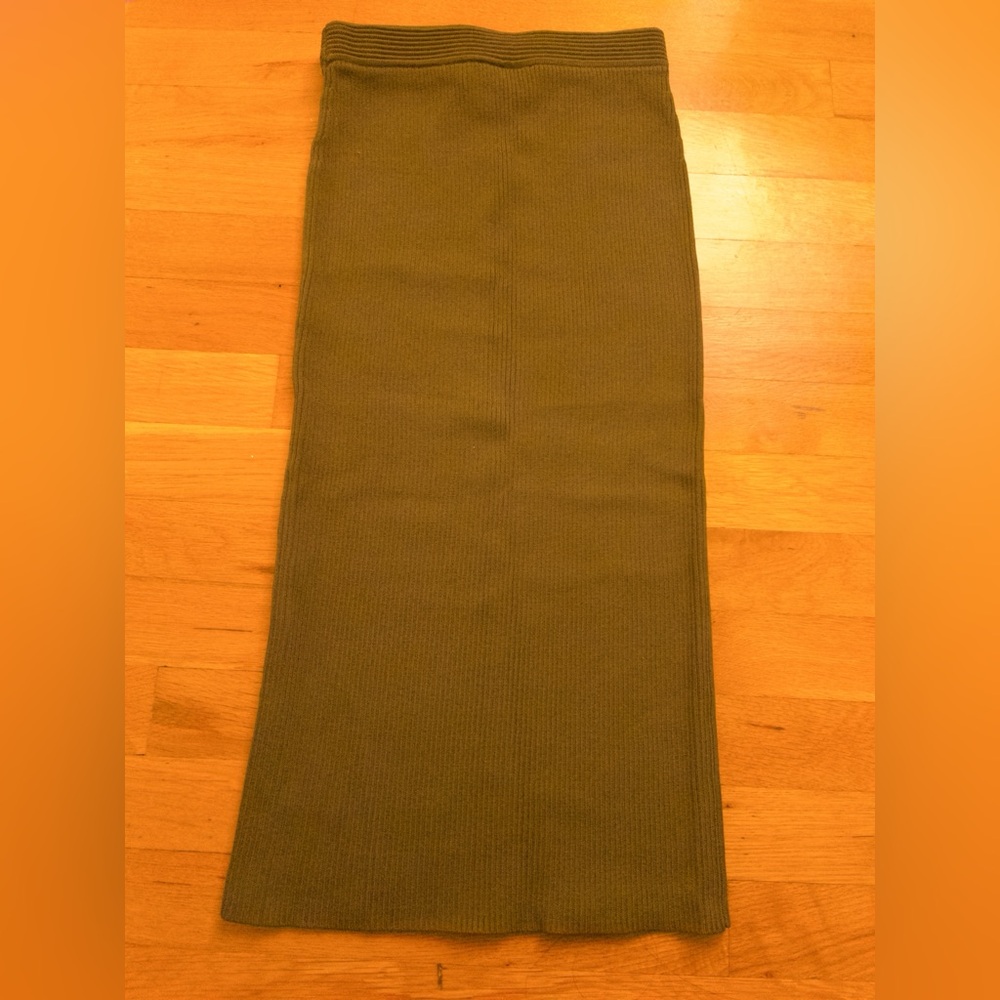 MICHAEL Michael Kors Olive Pencil Skirt perfect